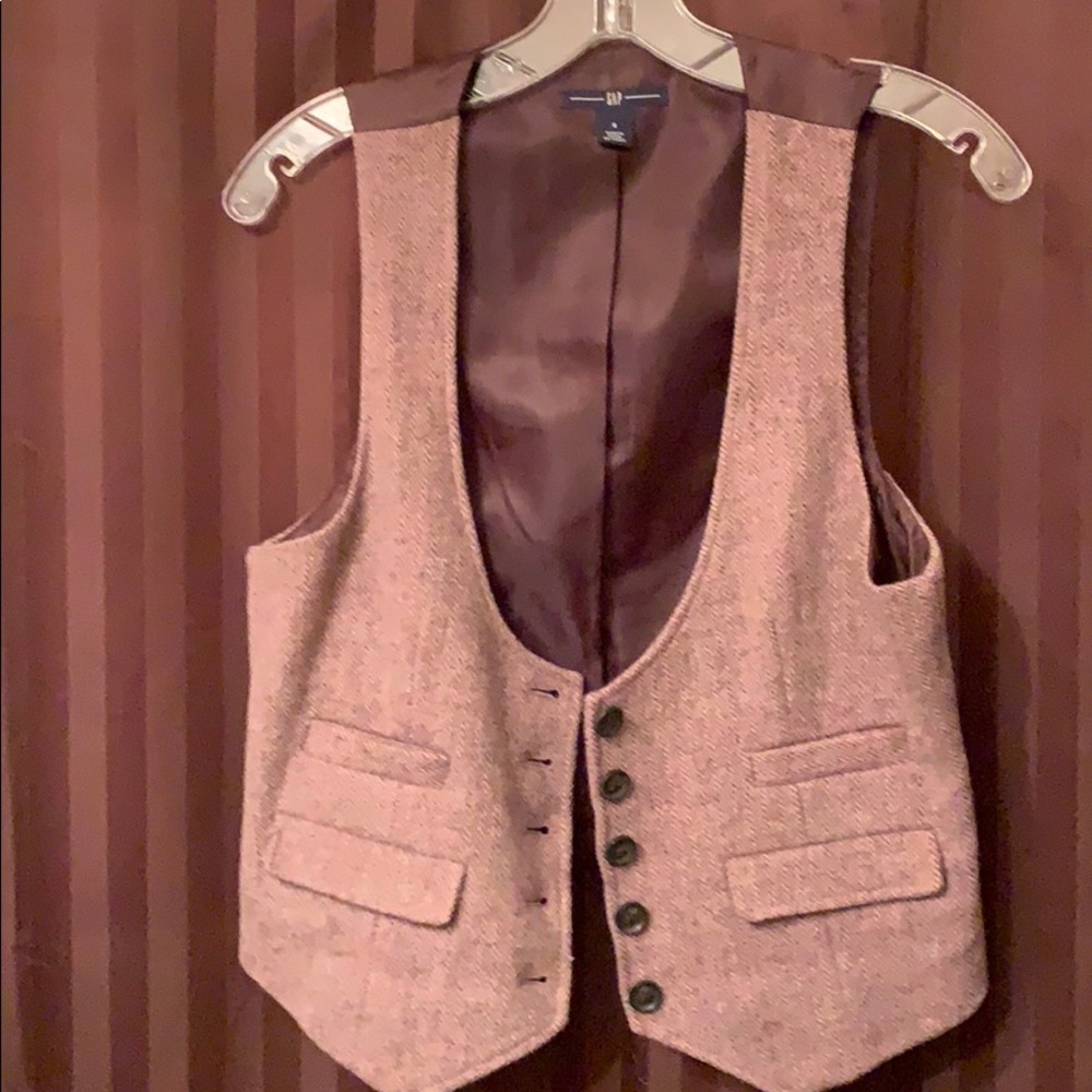 Gap vest